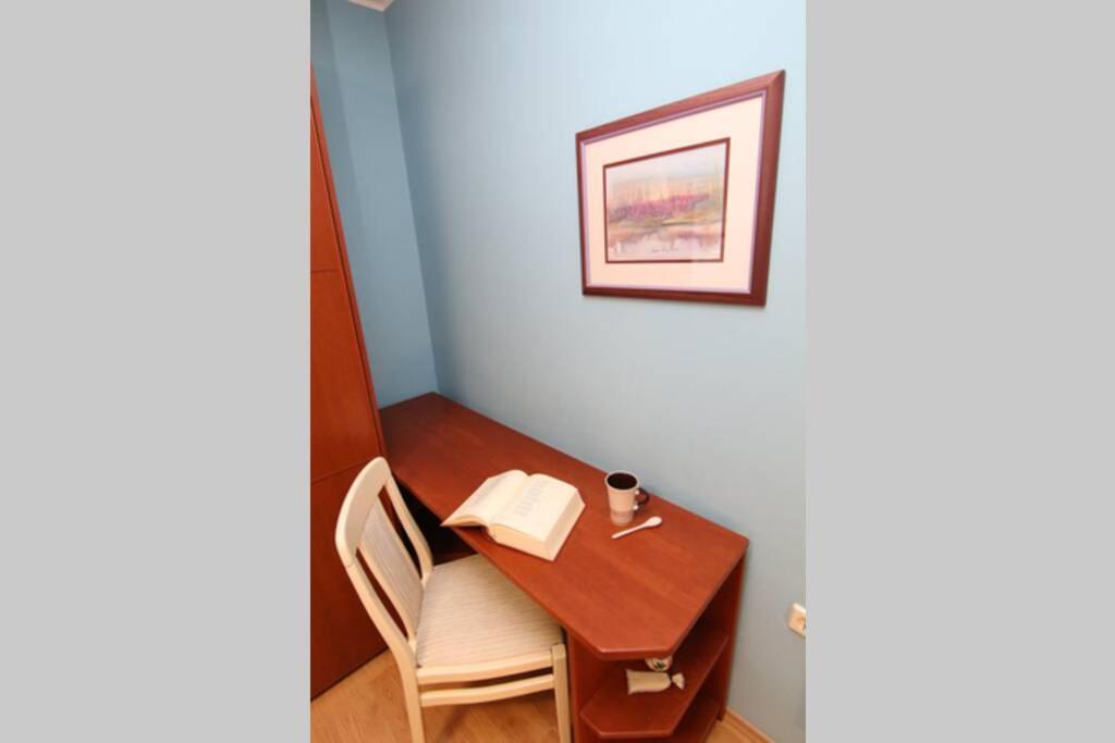 Fast Friend - Cozy Apartment In The Center With Private Garage 里耶卡 外观 照片