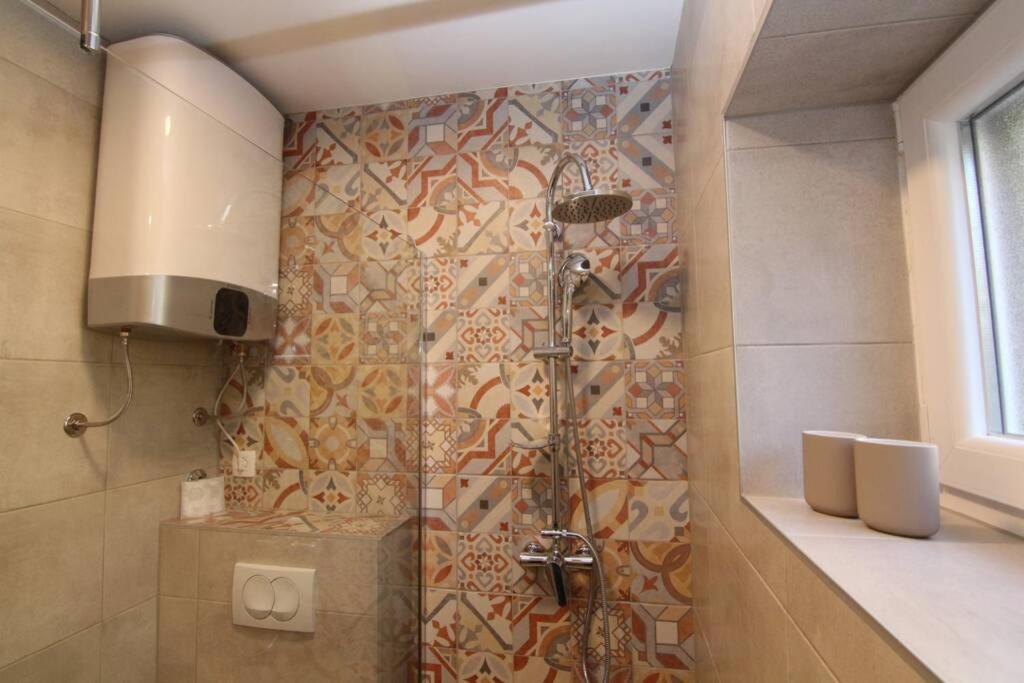 Fast Friend - Cozy Apartment In The Center With Private Garage 里耶卡 外观 照片