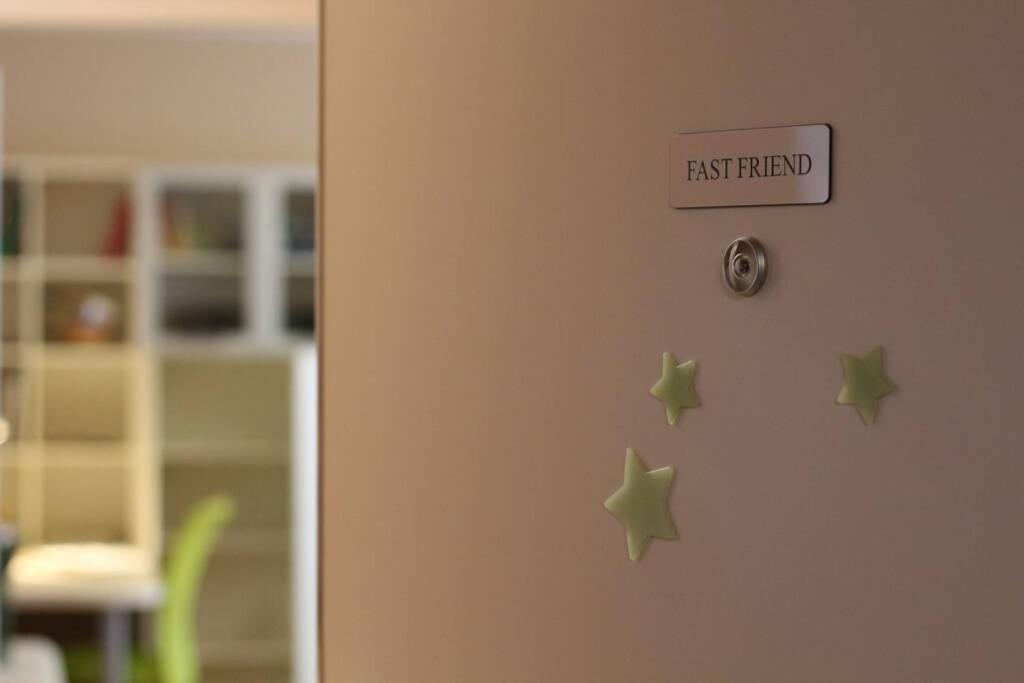 Fast Friend - Cozy Apartment In The Center With Private Garage 里耶卡 外观 照片
