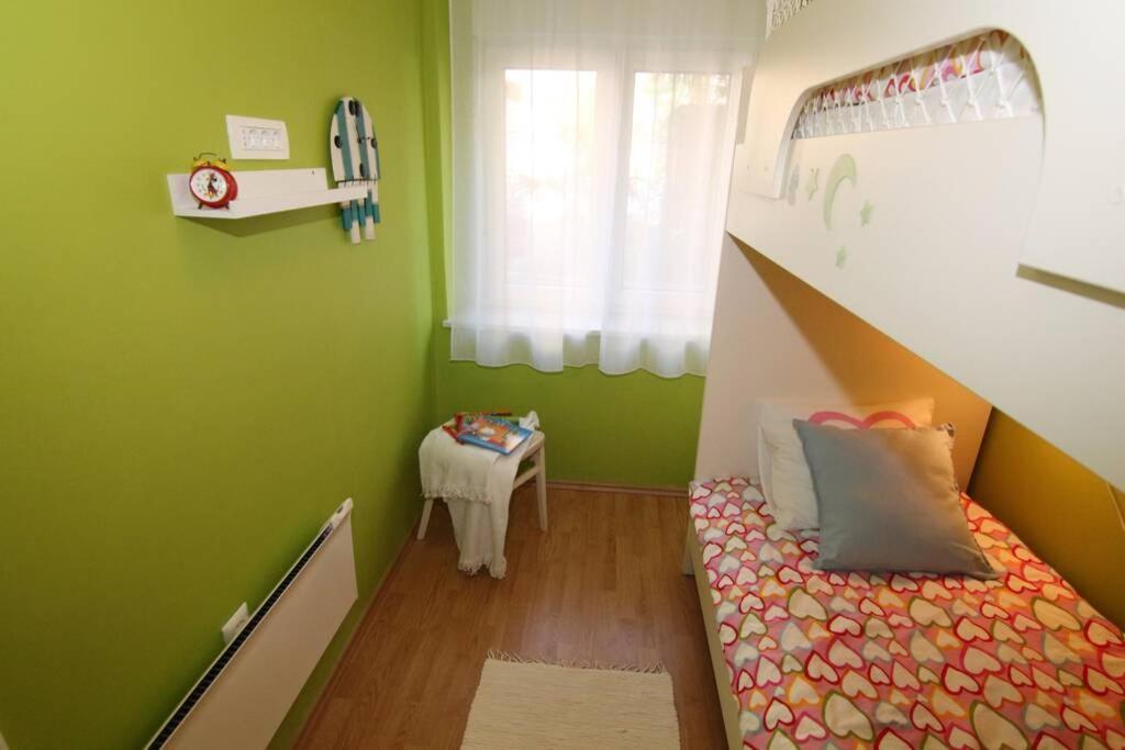 Fast Friend - Cozy Apartment In The Center With Private Garage 里耶卡 外观 照片
