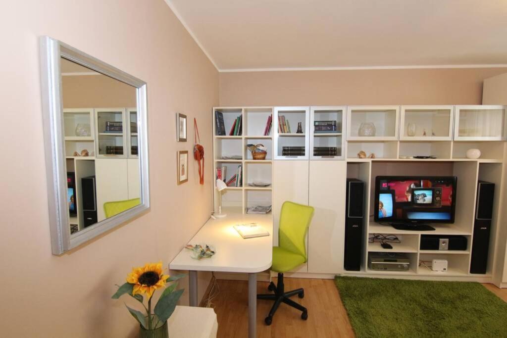 Fast Friend - Cozy Apartment In The Center With Private Garage 里耶卡 外观 照片