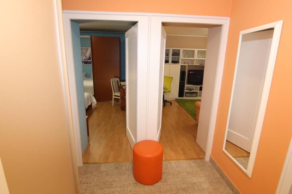 Fast Friend - Cozy Apartment In The Center With Private Garage 里耶卡 外观 照片