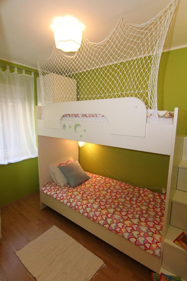 Fast Friend - Cozy Apartment In The Center With Private Garage 里耶卡 外观 照片